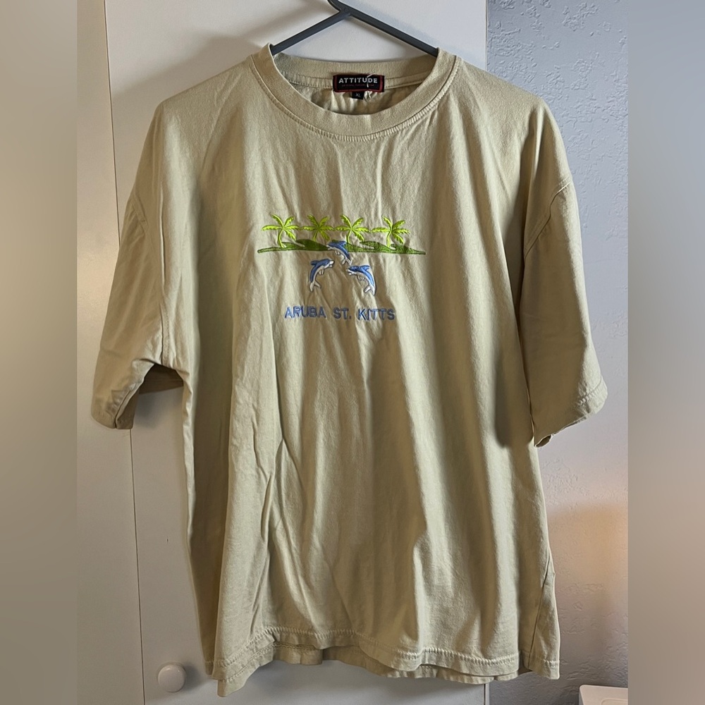 Attitude Men’s Tan Crew Neck Short Sleeve Aruba ST Kitts Letter Graphic Tee, XL